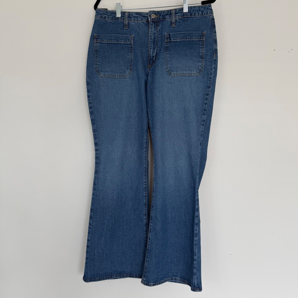 Universal Thread Women's High Rise Flare Jeans Size 14R Stretch Boho Classic